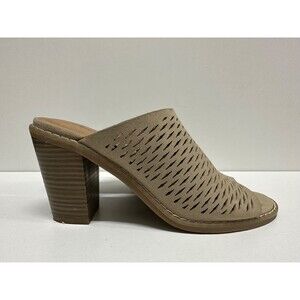 American Eagle women size 7 taupe slip on heel man made materials sandals